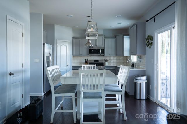 242 Kennerly Avenue, Mooresville, NC 28115