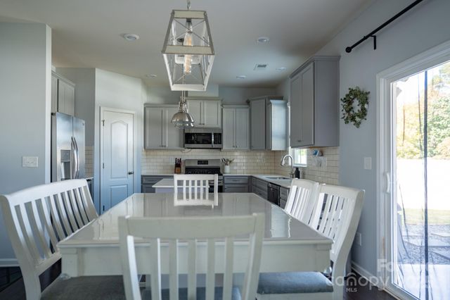 242 Kennerly Avenue, Mooresville, NC 28115