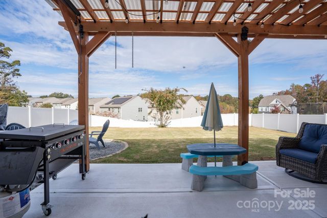 242 Kennerly Avenue, Mooresville, NC 28115