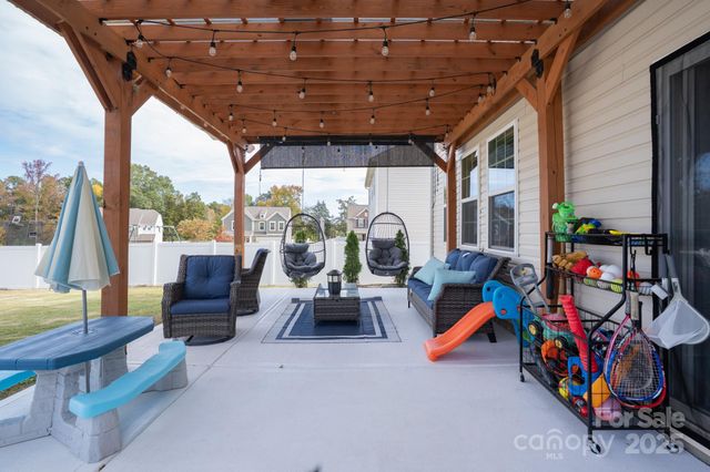 242 Kennerly Avenue, Mooresville, NC 28115