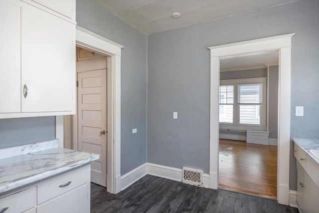238 W IRVING AVENUE, Oshkosh, WI 54901