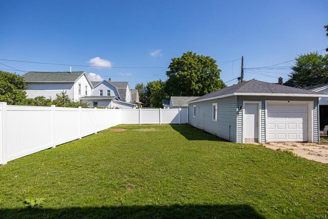 238 W IRVING AVENUE, Oshkosh, WI 54901