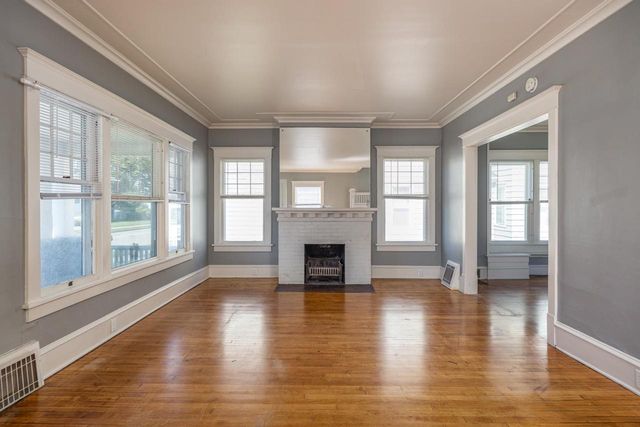 238 W IRVING AVENUE, Oshkosh, WI 54901