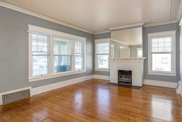 238 W IRVING AVENUE, Oshkosh, WI 54901