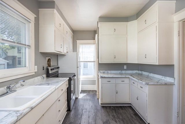 238 W IRVING AVENUE, Oshkosh, WI 54901