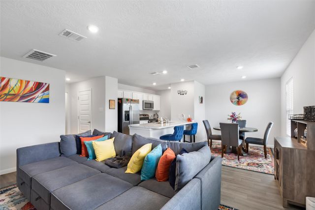 1325 Road 5102, Cleveland, TX 77327