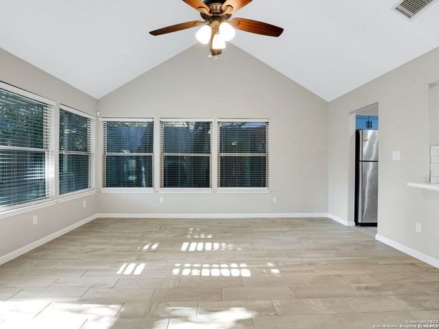 13838 LAUREL HOLLOW DR, San Antonio, TX 78232