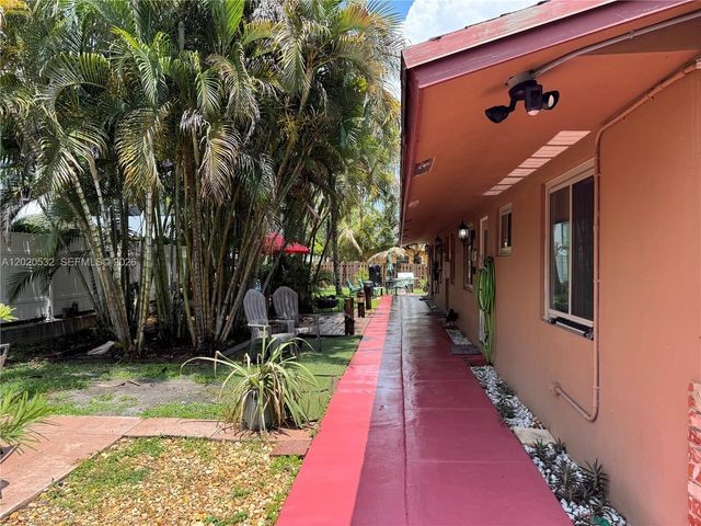 4518 SW 33rd Ave 2, Dania Beach, FL 33312