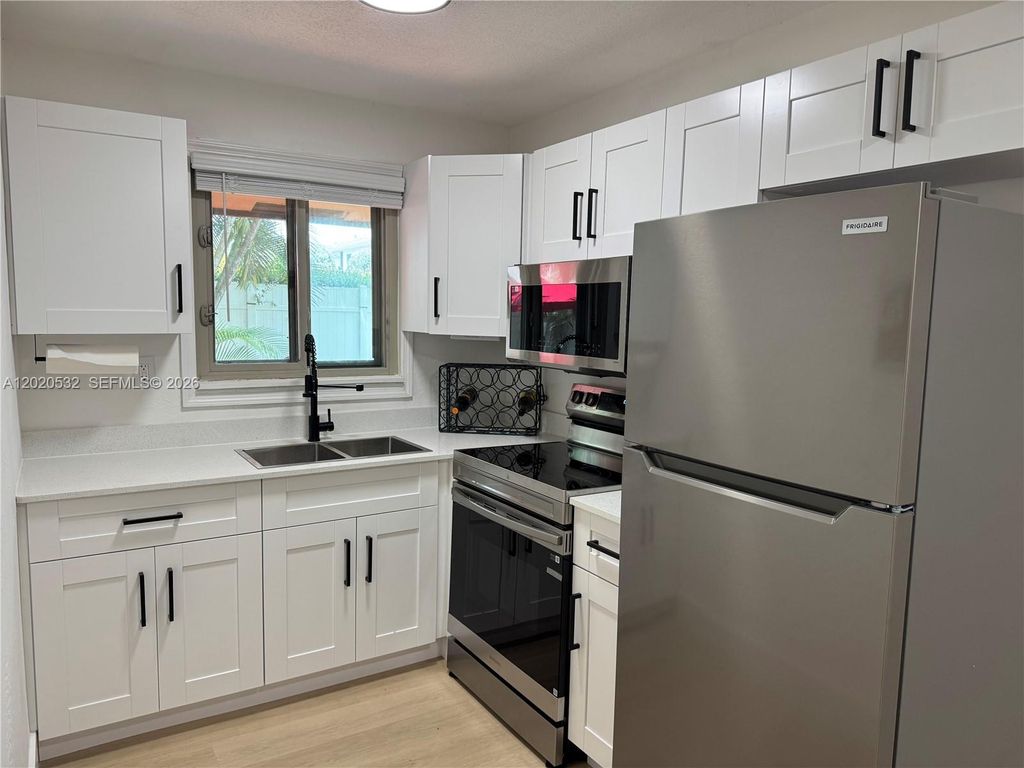 4518 SW 33rd Ave 2, Dania Beach, FL 33312