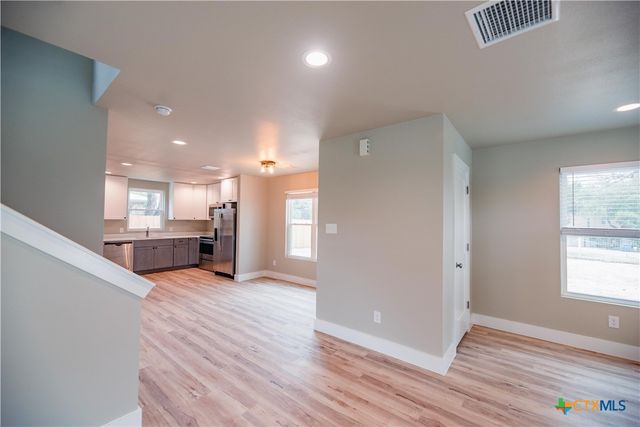 1165 Eagle Flight Drive, Canyon Lake, TX 78133