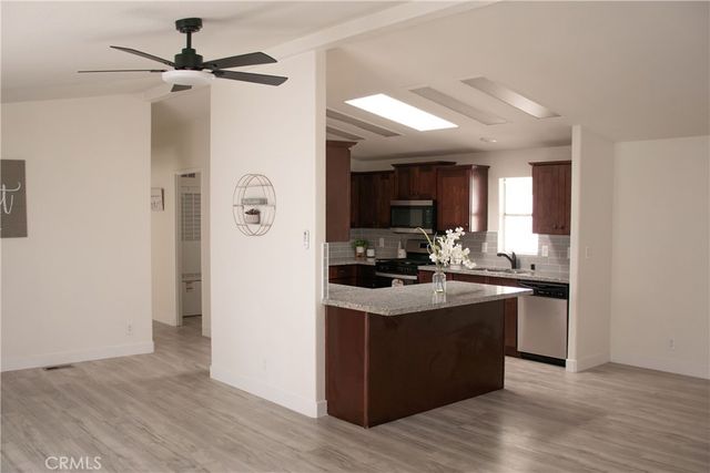 1445 #88 W Florida, Hemet, CA 92543