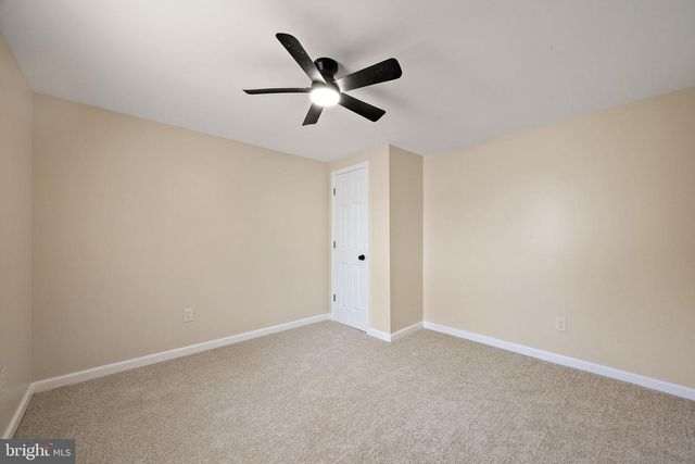 53 SEWARD LN, Aston, PA 19014