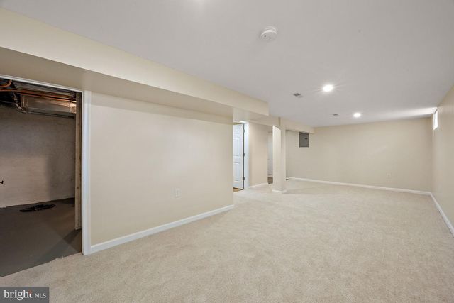 53 SEWARD LN, Aston, PA 19014