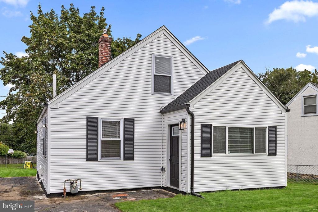 53 SEWARD LN, Aston, PA 19014 — exterior