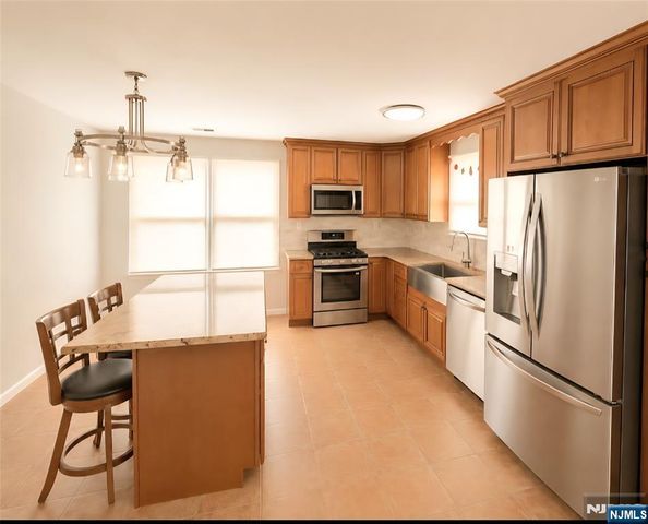 430 Aurora Avenue 430, Cliffside Park, NJ 07010
