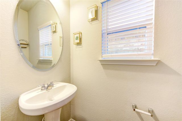 1862 Alyssa Way, Alvin, TX 77511