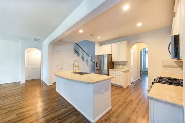 1862 Alyssa Way, Alvin, TX 77511