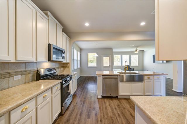 1862 Alyssa Way, Alvin, TX 77511