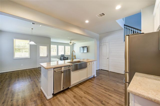 1862 Alyssa Way, Alvin, TX 77511