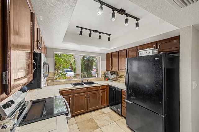 2627 W OBISPO Circle, Mesa, AZ 85202