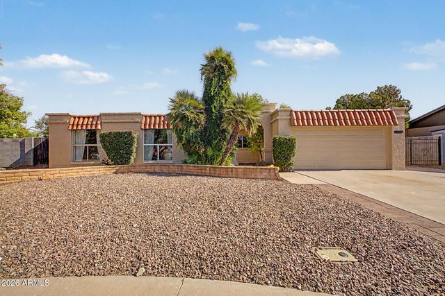 2627 W OBISPO Circle, Mesa, AZ 85202