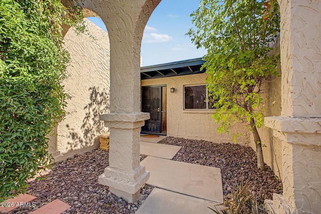 2627 W OBISPO Circle, Mesa, AZ 85202