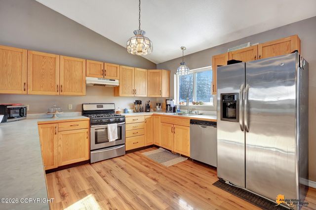10040 E Baywood Drive, Palmer, AK 99654