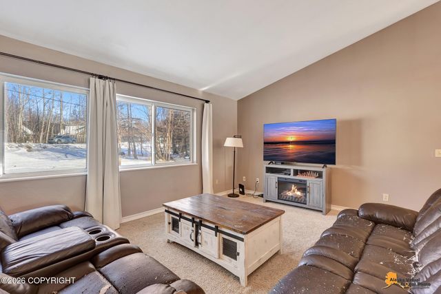 10040 E Baywood Drive, Palmer, AK 99654