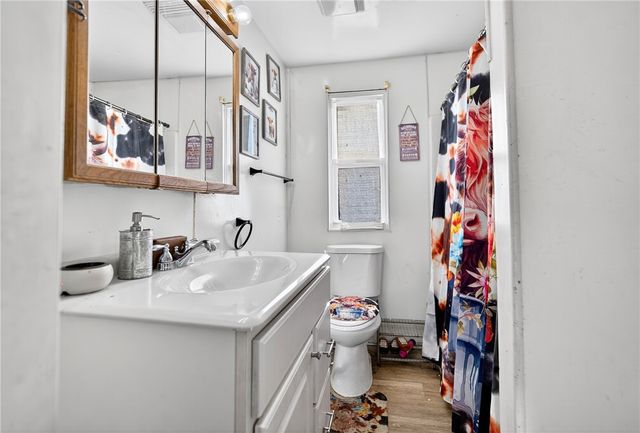 821 Grove Ave, New Brighton, PA 15066