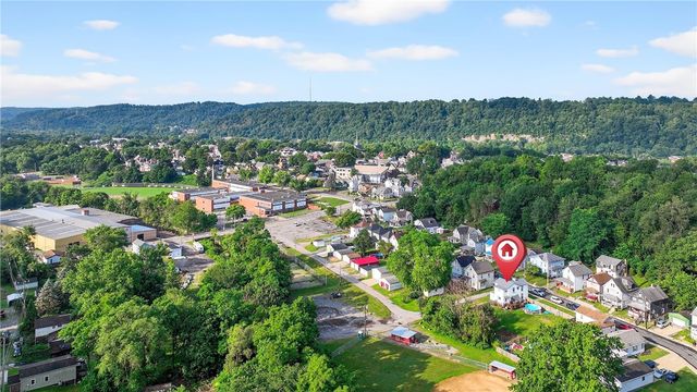 821 Grove Ave, New Brighton, PA 15066