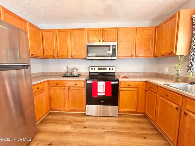 105 Coral Ridge Road, Richlands, NC 28574