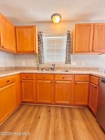 105 Coral Ridge Road, Richlands, NC 28574