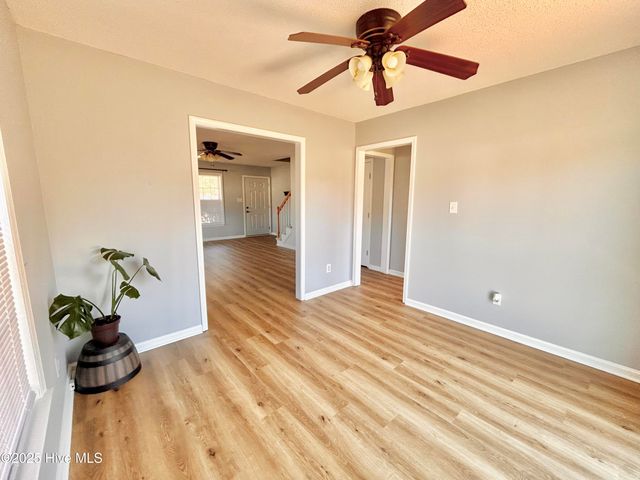 105 Coral Ridge Road, Richlands, NC 28574