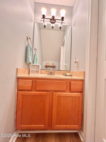 105 Coral Ridge Road, Richlands, NC 28574