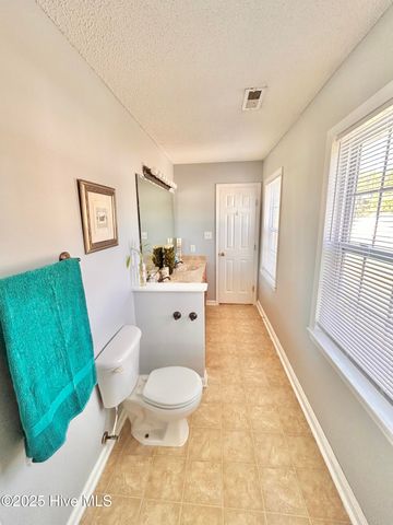 105 Coral Ridge Road, Richlands, NC 28574