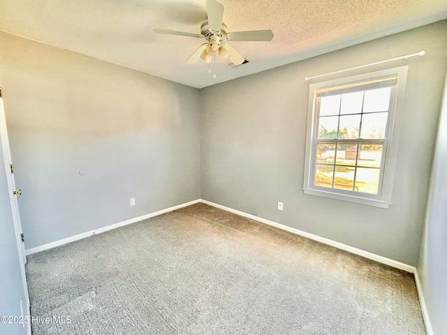 105 Coral Ridge Road, Richlands, NC 28574