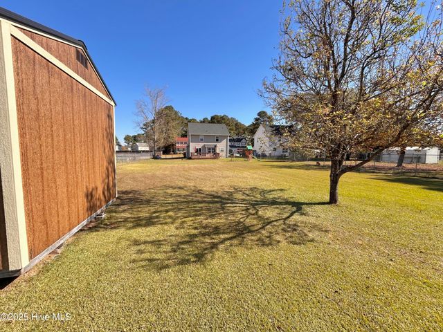 105 Coral Ridge Road, Richlands, NC 28574