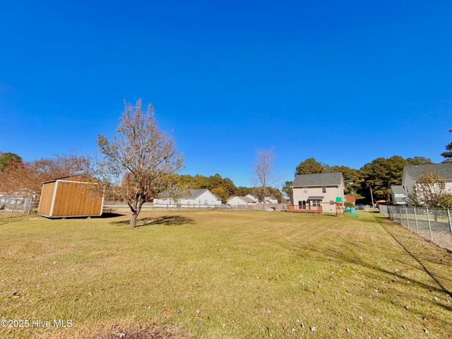 105 Coral Ridge Road, Richlands, NC 28574