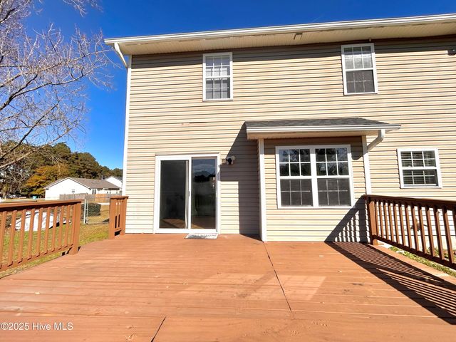 105 Coral Ridge Road, Richlands, NC 28574