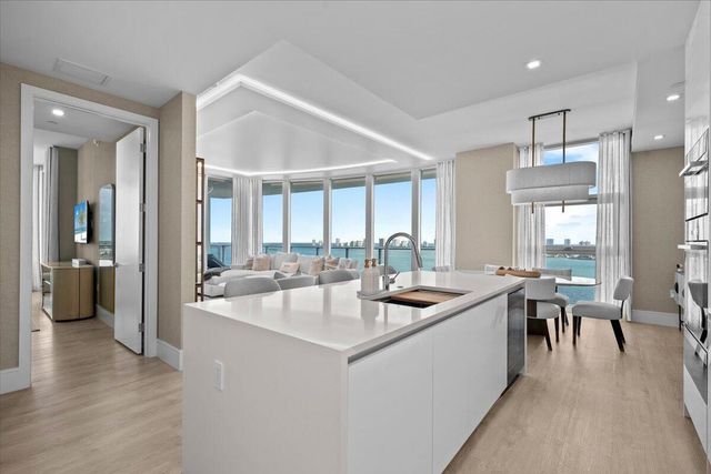 220 Lake Shore Drive 1401, Lake Park, FL 33403