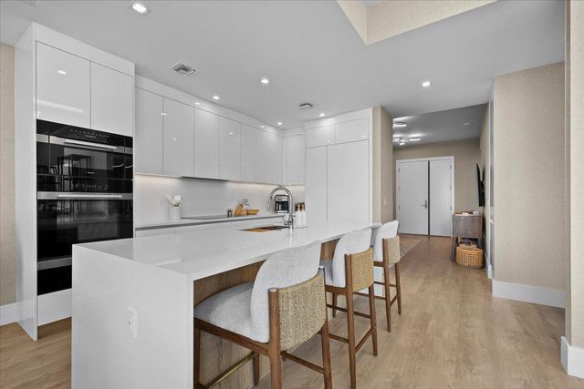 220 Lake Shore Drive 1401, Lake Park, FL 33403