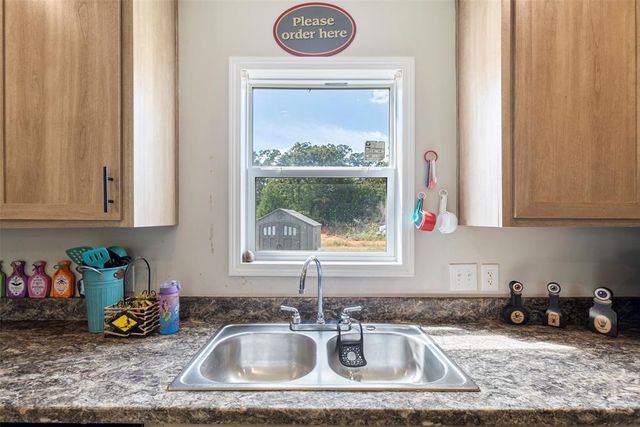 329374 E 936 Road, Luther, OK 73054