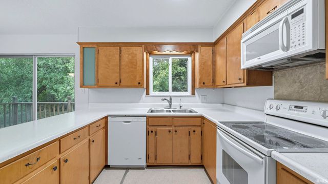 1807 Beineke Road, Fort Wayne, IN 46808