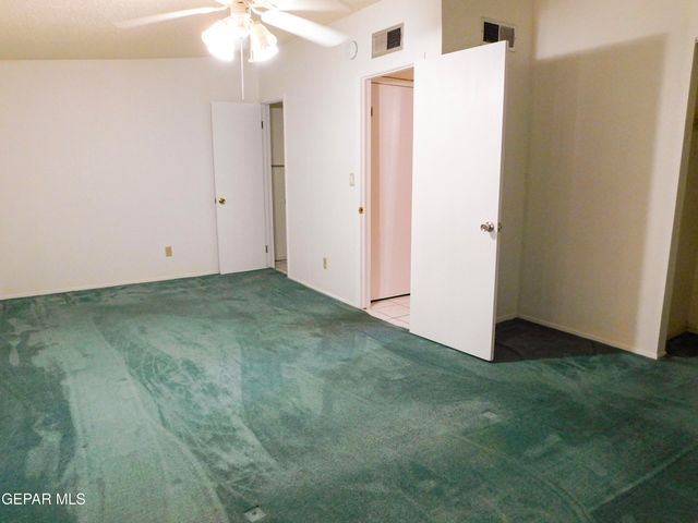 1013 LE BARRON Road, El Paso, TX 79907