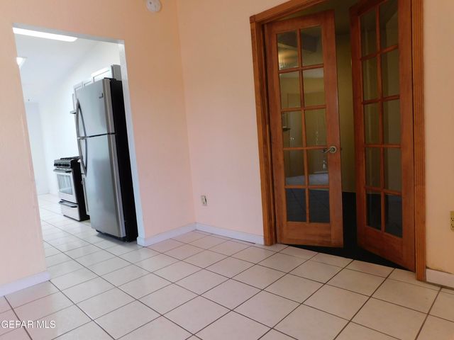 1013 LE BARRON Road, El Paso, TX 79907