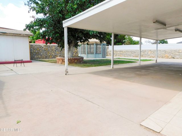 1013 LE BARRON Road, El Paso, TX 79907