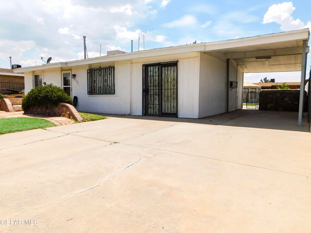 1013 LE BARRON Road, El Paso, TX 79907