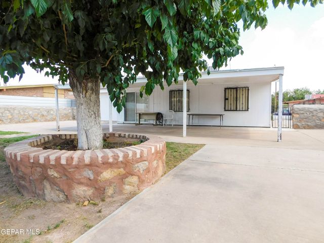 1013 LE BARRON Road, El Paso, TX 79907