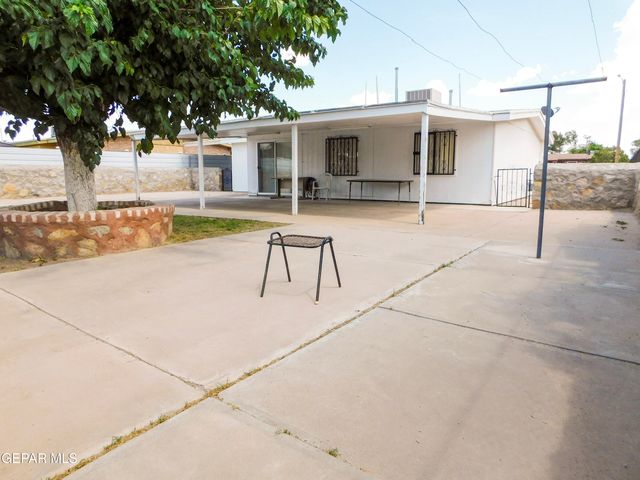 1013 LE BARRON Road, El Paso, TX 79907