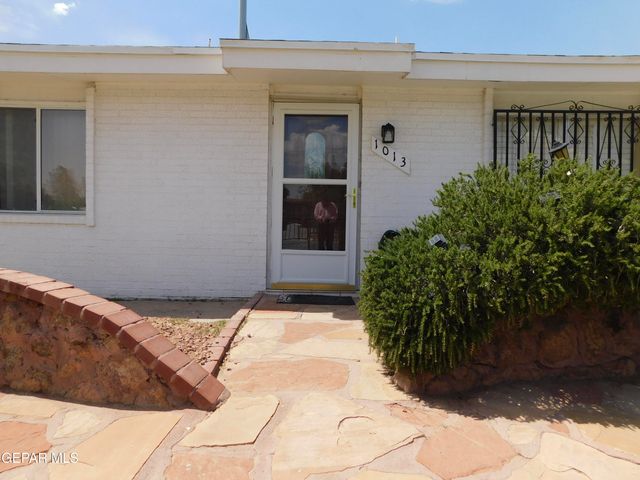 1013 LE BARRON Road, El Paso, TX 79907